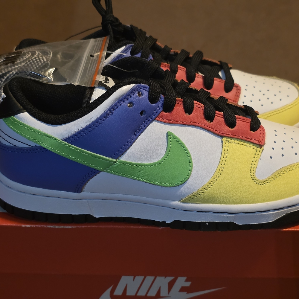 Nike Dunk Low Green Strike, Size 7W - Brand NEW with Box